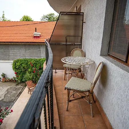 La Papu Si Maia 3* אפורי סוד