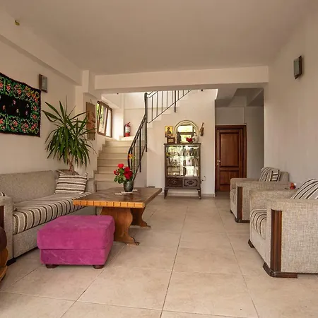 La Papu Si Maia בית הארחה