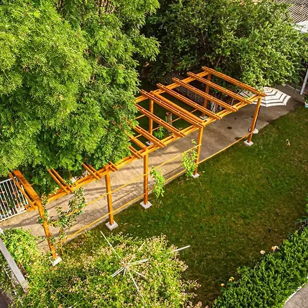 La Papu Si Maia בית הארחה